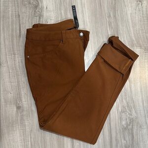 New Lululemon khaki pants